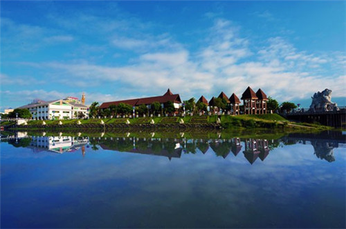 加盟八合里牛肉火锅适合开在什么地方，怎么经营八合里牛肉火锅的加盟店